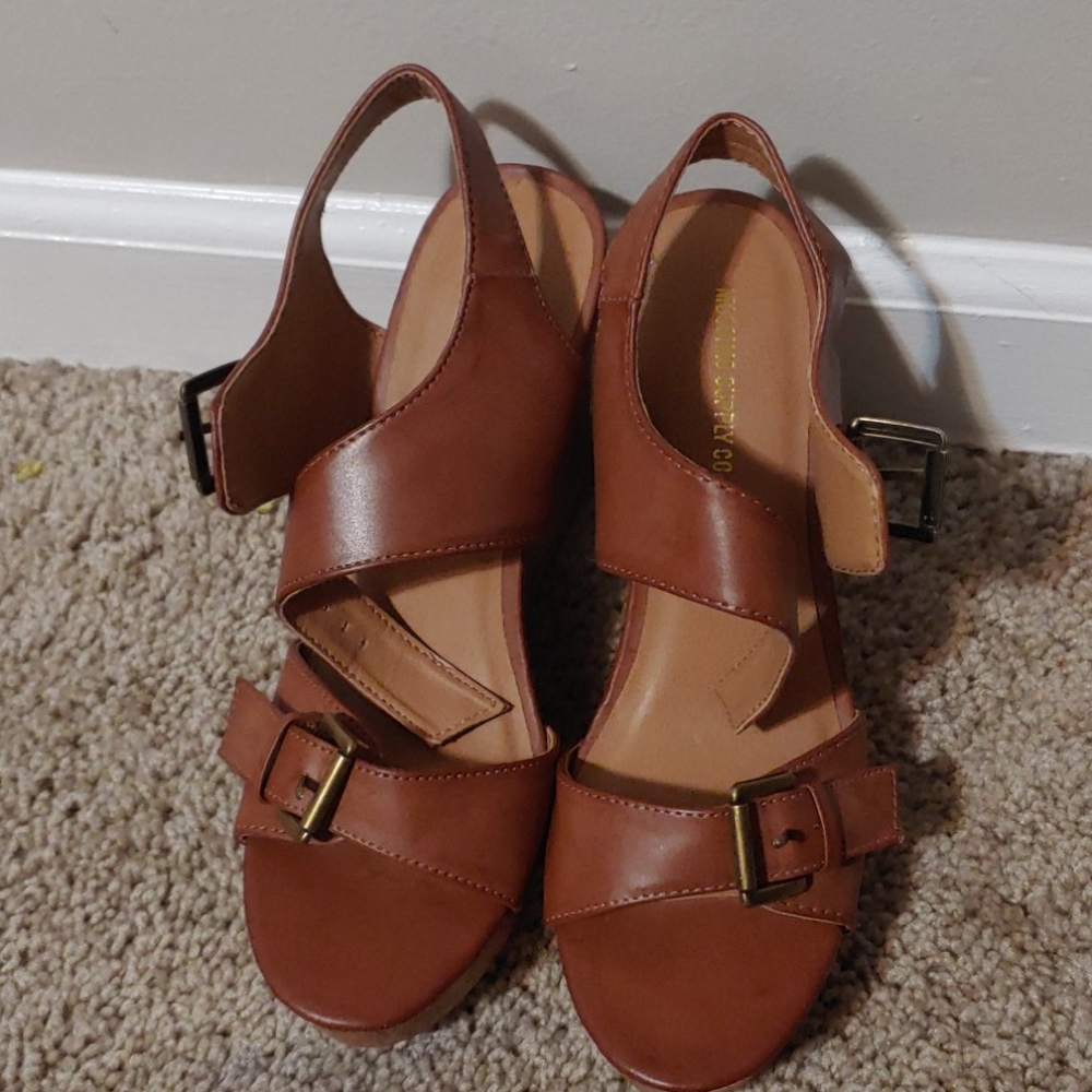 MOSSIMO SUPPLY CO. Slippers